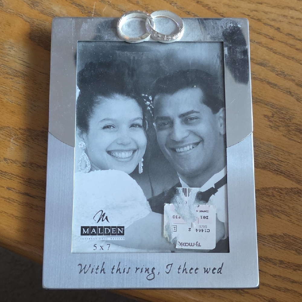 Malden Silver Frame with Ring Accent